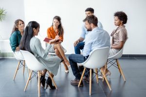 Quem usa mais drogas, os homens ou mulheres?